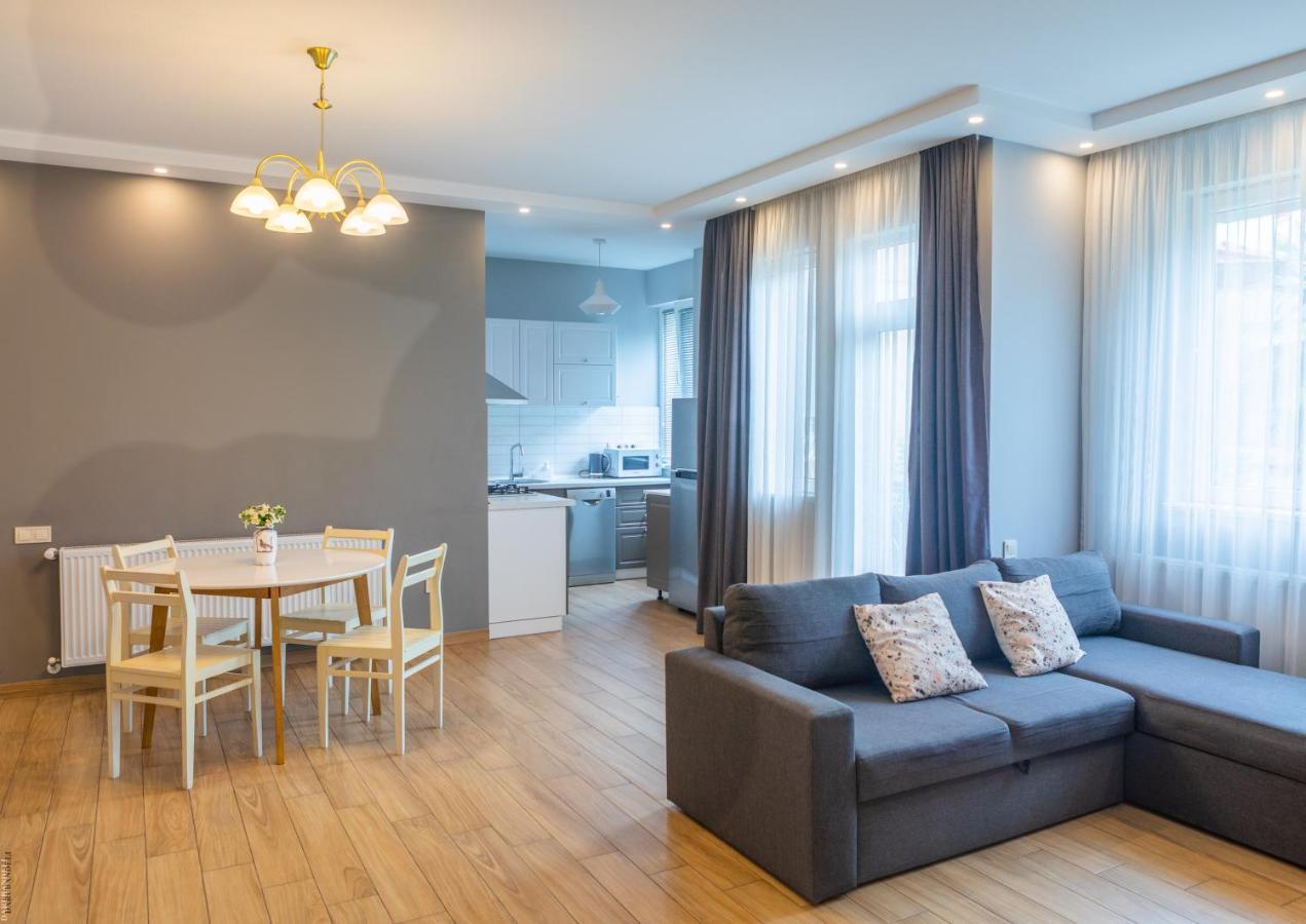 Apartment By The Sheraton 바투미 외부 사진